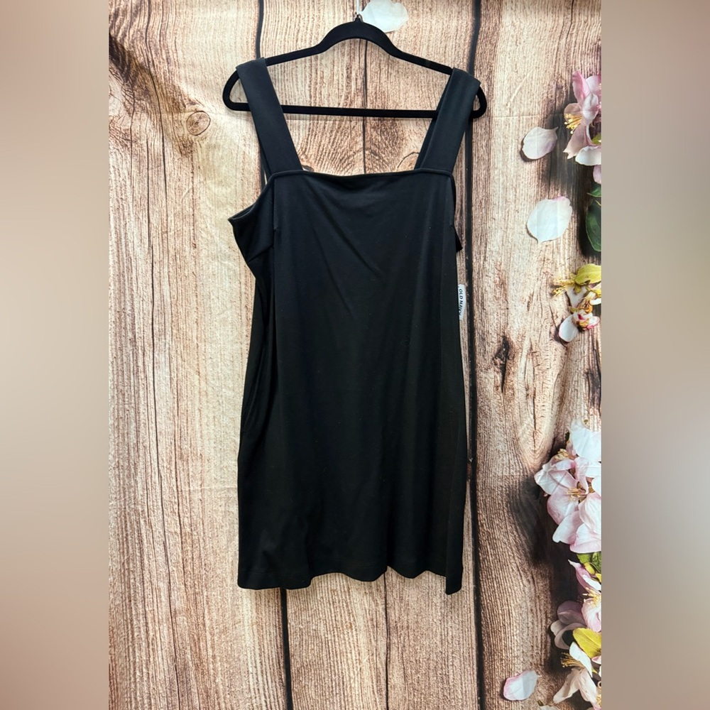 Elegant Black Sleeveless Dress